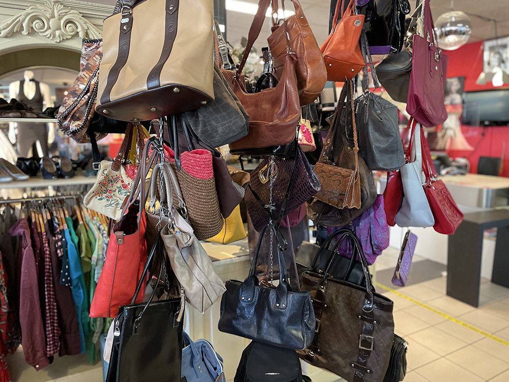 Vintage tassen kopen Amstelveen - De Kringloopwinkel
